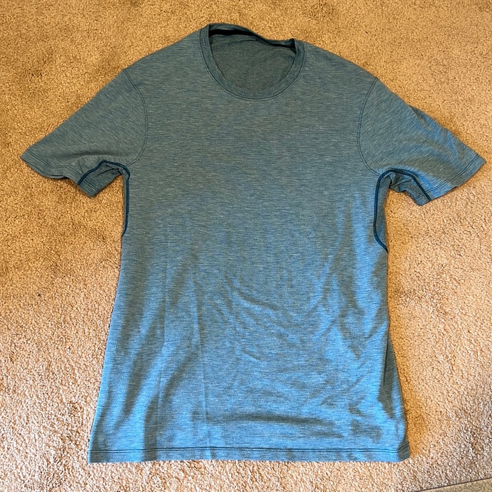 Blue lululemon tshirt Sz Medium
